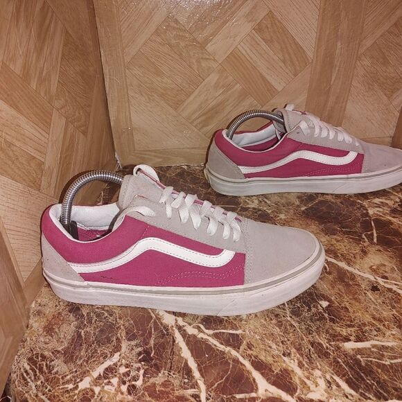 Vans women's Off The Wall old skool skateboard shoe size woman 10 men 8.5.   215 - Picture 2 of 9